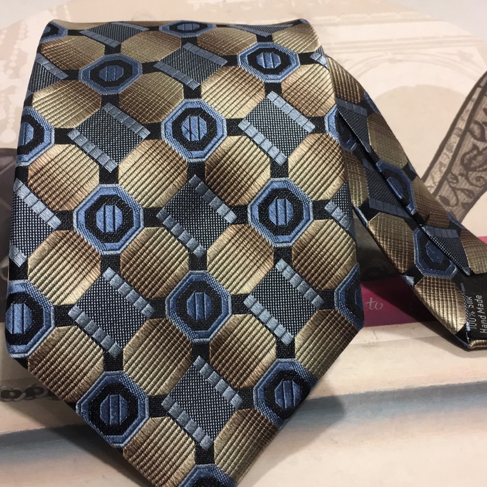 Geometric PLATINUM Designs Men’s Ties
